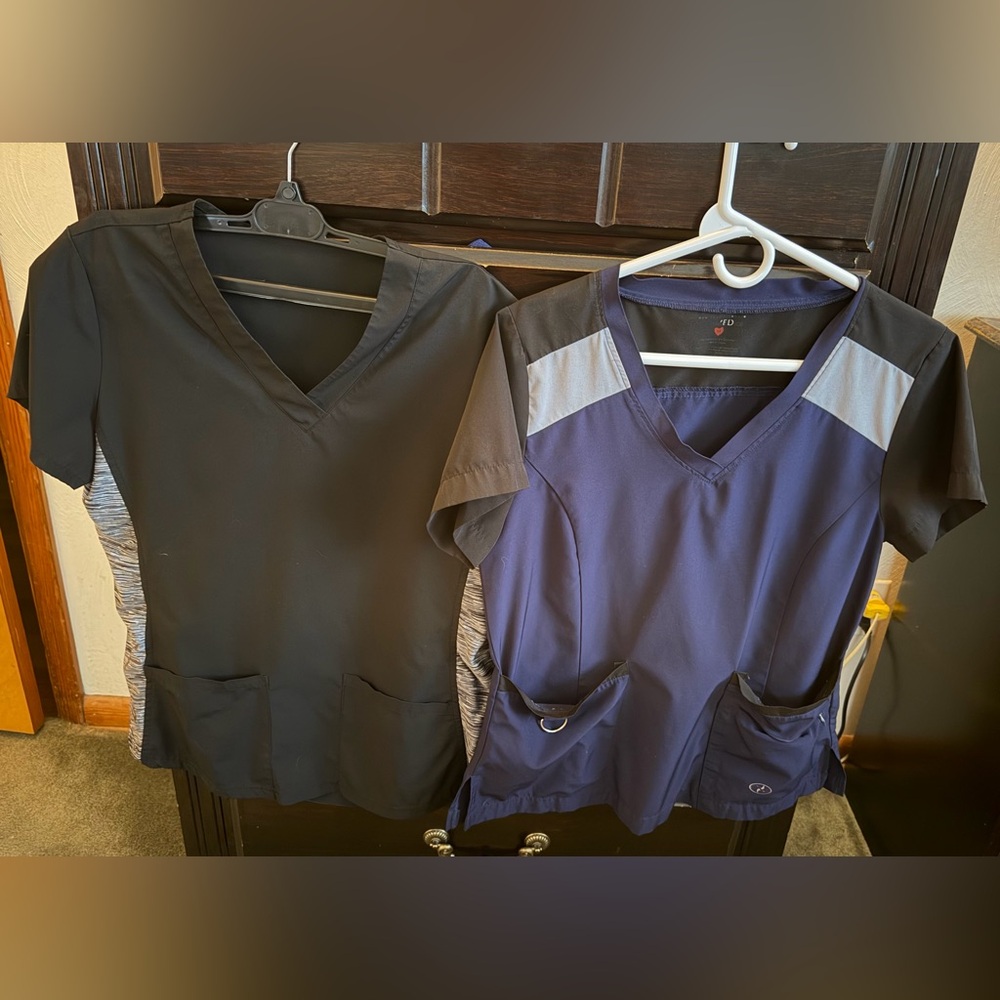 Women’s V-Neck Scrub Top - Navy and Black